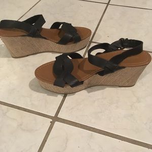 Wedges with real leather straps